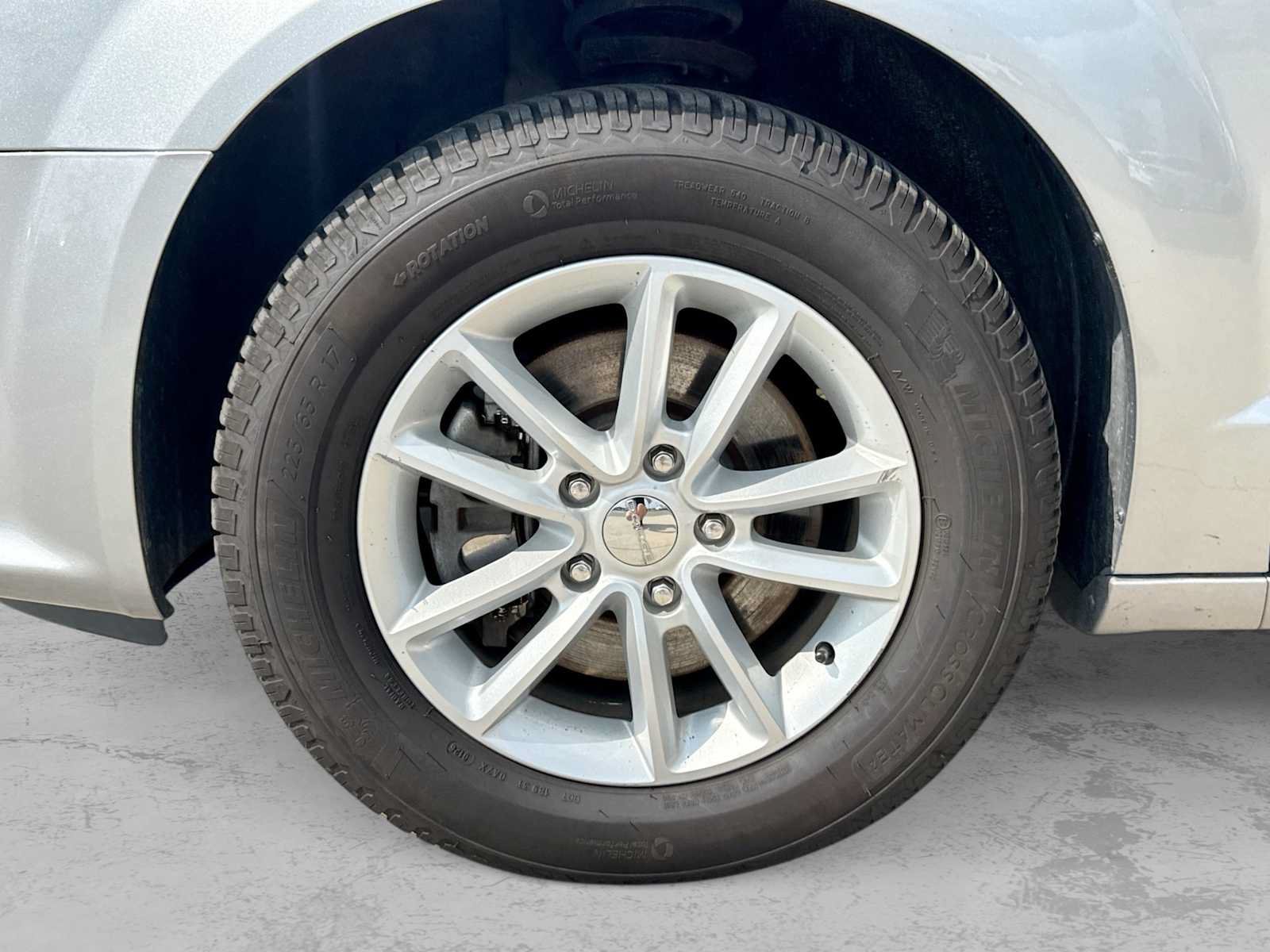 Used 2019 Dodge Grand Caravan SXT w/ Rear Park Assist Package FWD image 13