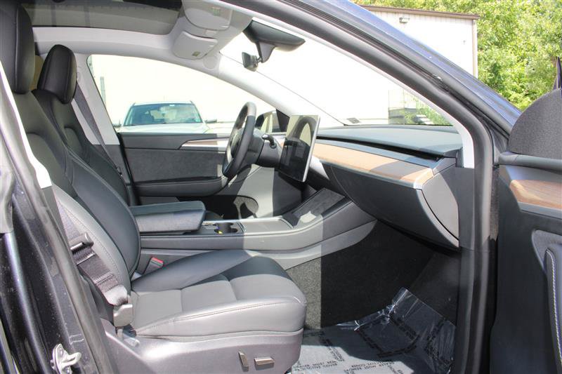 Used 2024 Tesla Model Y Long Range AWD/4WD image 12