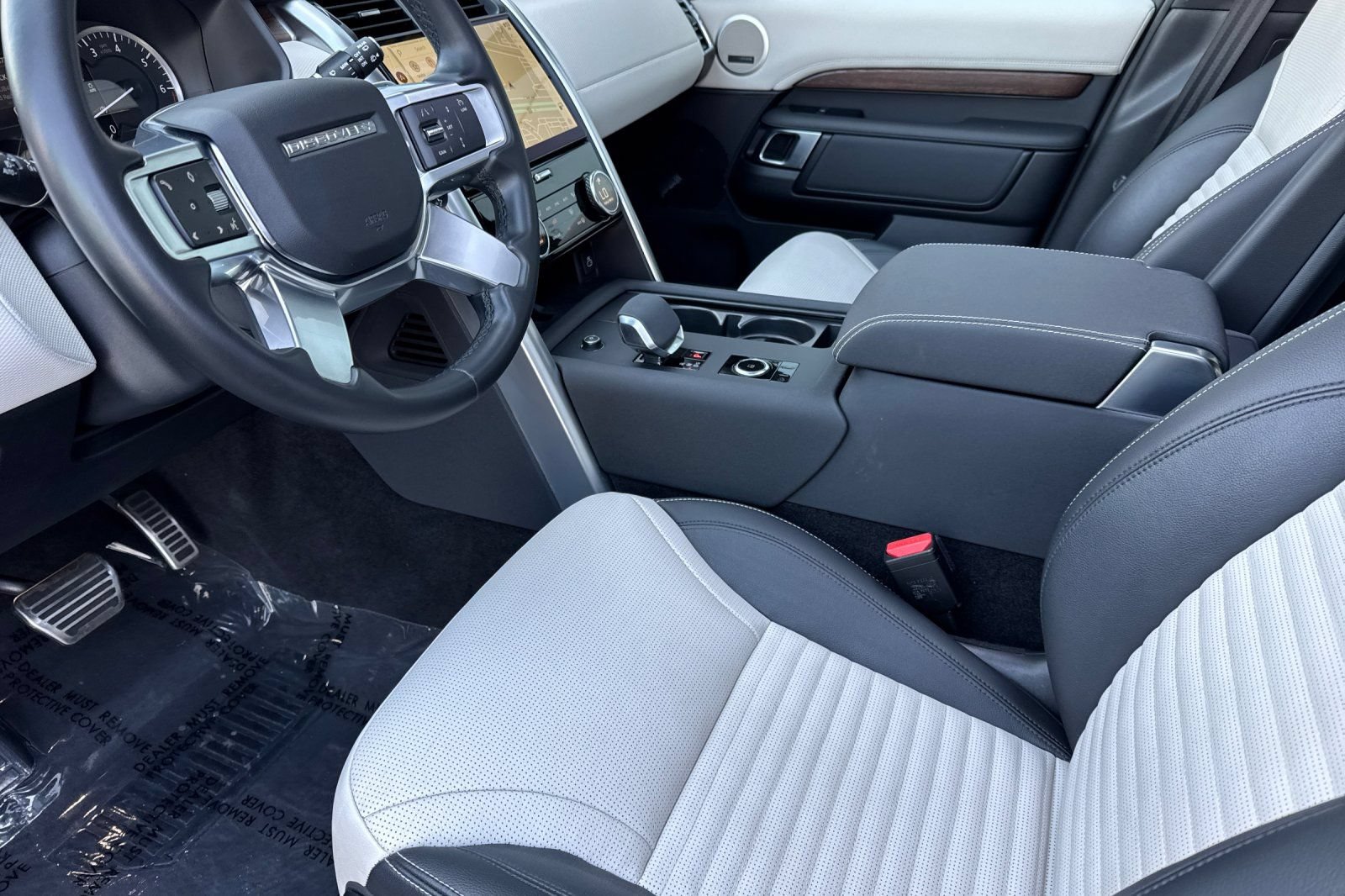 Certified 2023 Land Rover Discovery S R-Dynamic AWD/4WD image 9
