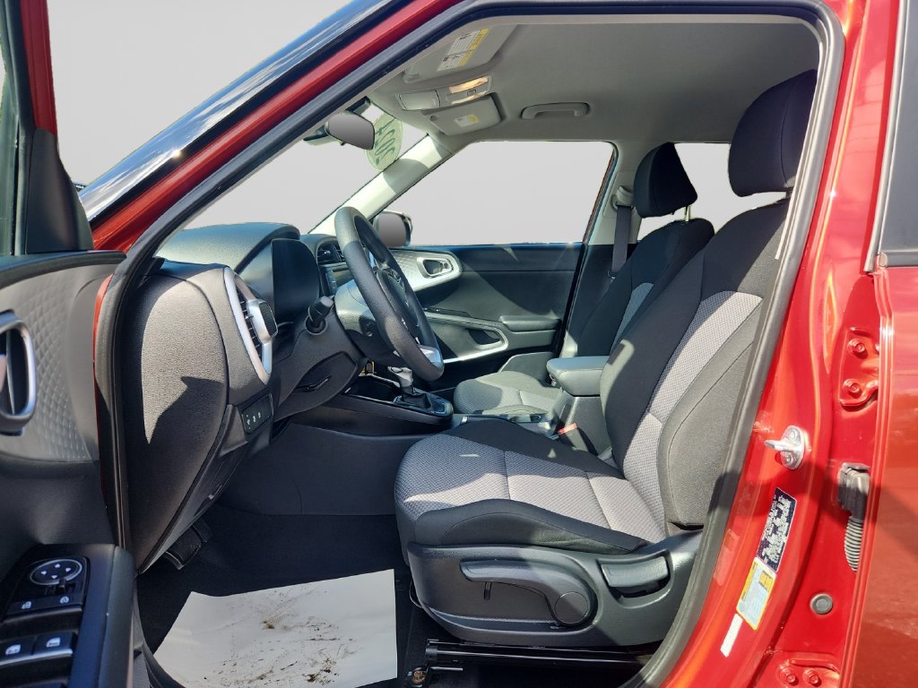 Certified 2024 Kia Soul LX w/ LX Technology Package FWD image 11