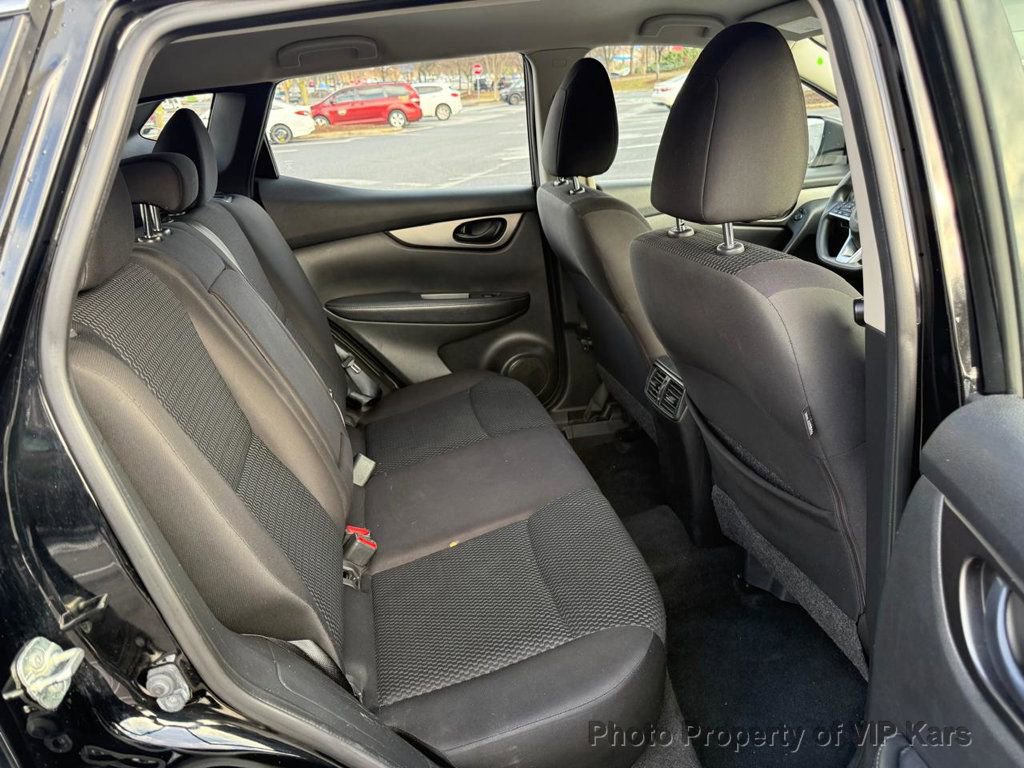 Used 2019 Nissan Rogue Sport S image 14