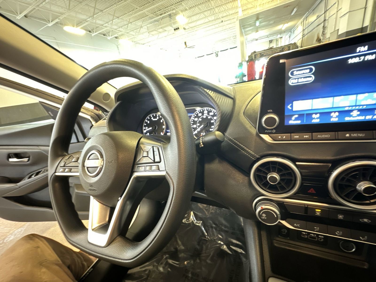 Used 2025 Nissan Sentra SV image 14