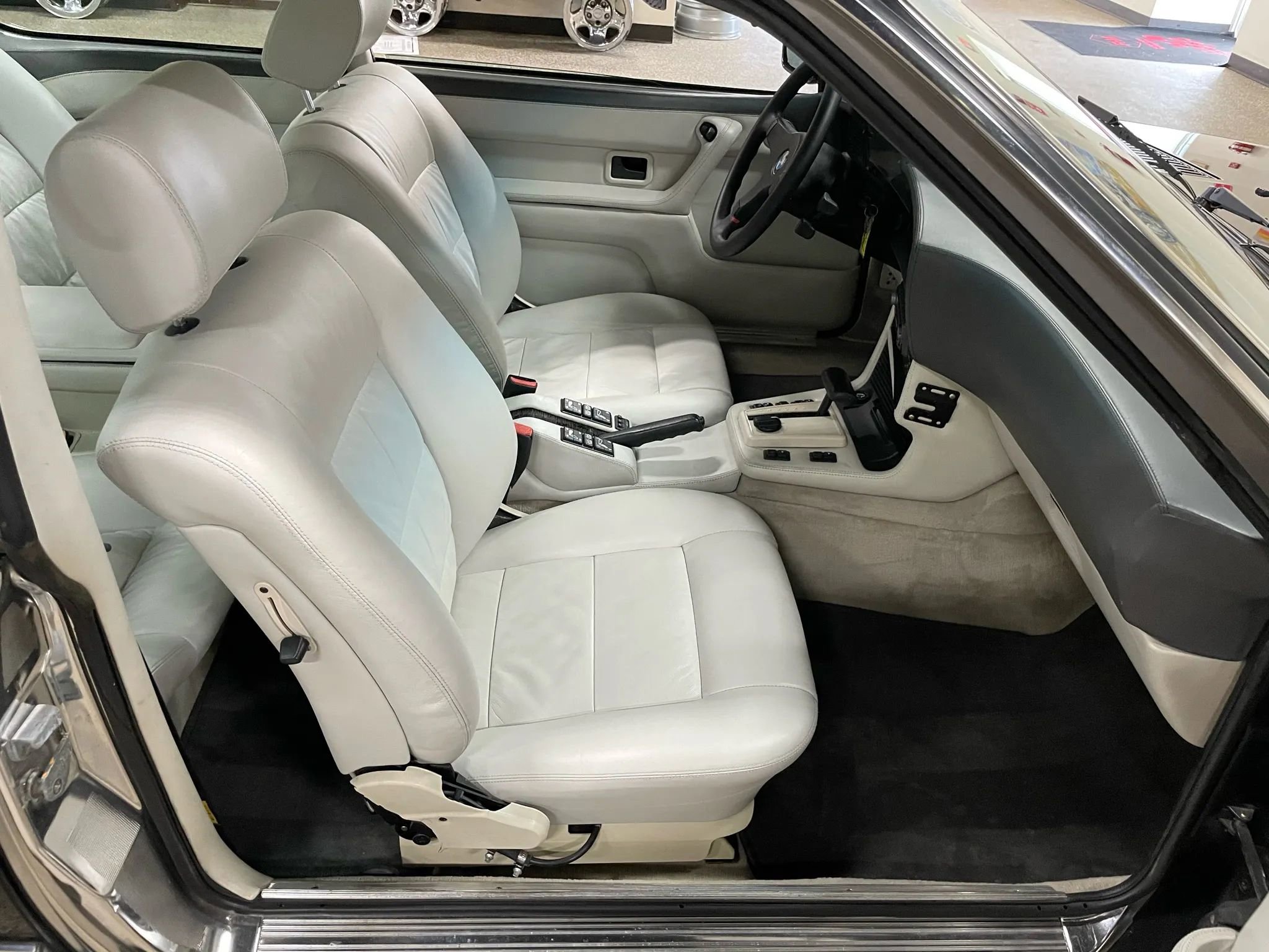 Used 1987 BMW 635CSi Coupe RWD image 38