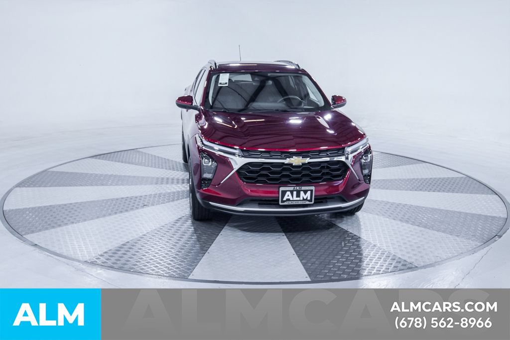 Used 2025 Chevrolet Trax LT FWD image 15