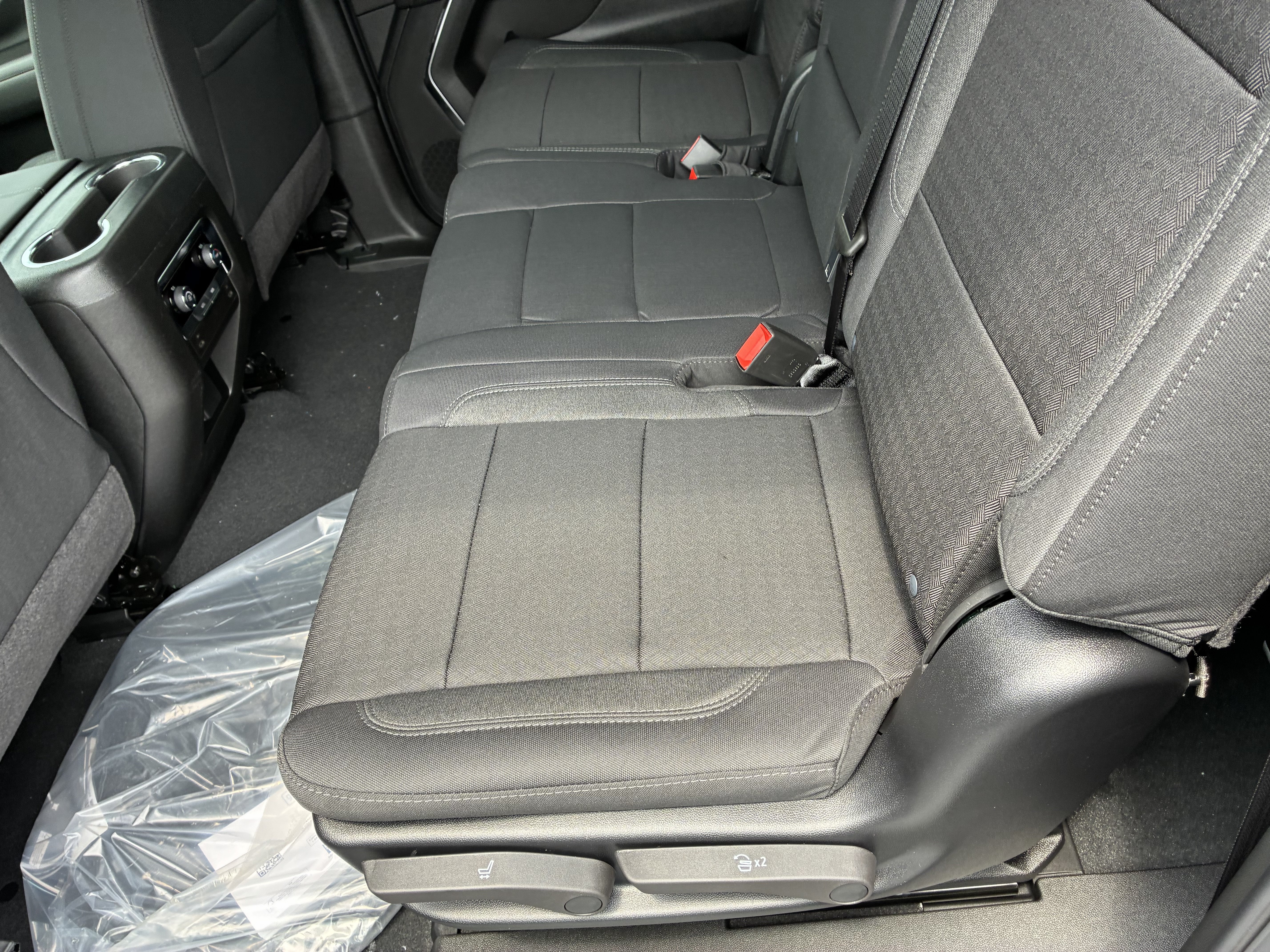 New 2026 Chevrolet Suburban LS w/ Max Trailering Package RWD image 13