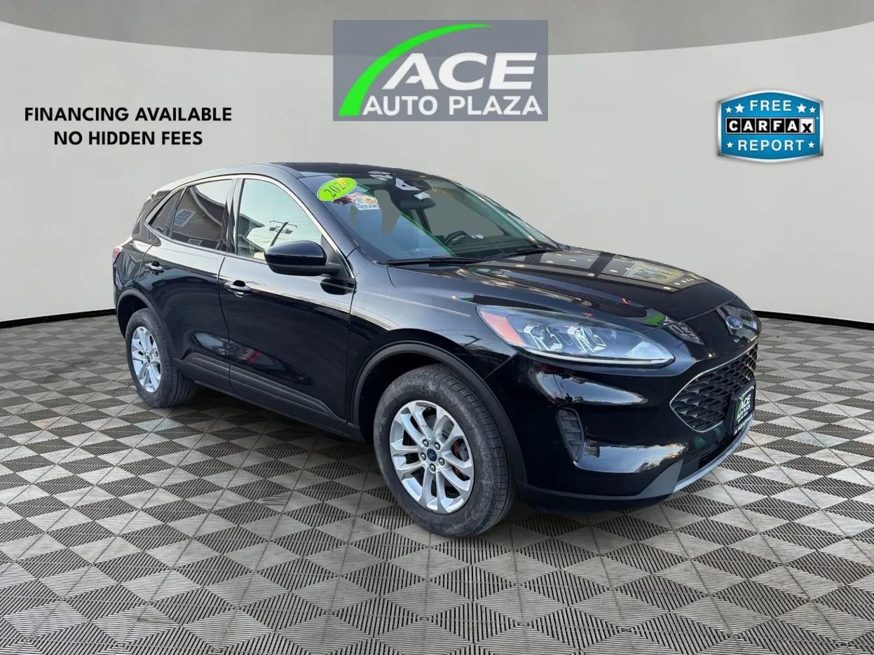 Used 2020 Ford Escape SE image 1