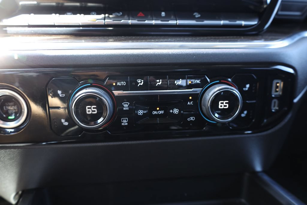 Used 2023 Chevrolet Silverado 1500 RST AWD/4WD image 17