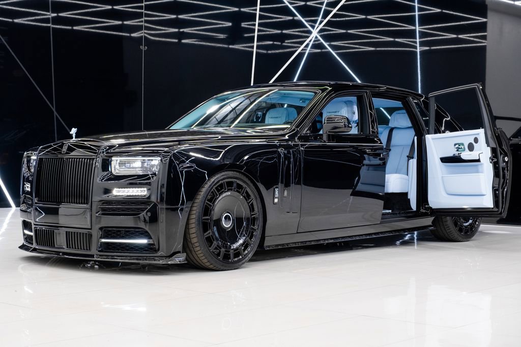 Used 2026 Rolls-Royce Phantom Sedan RWD image 31