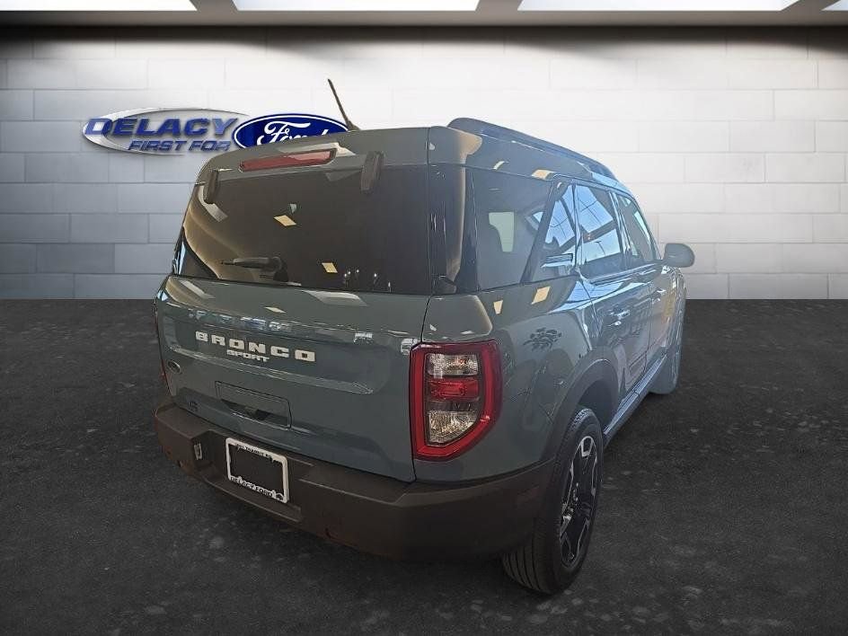 Used 2023 Ford Bronco Sport Outer Banks AWD/4WD image 6
