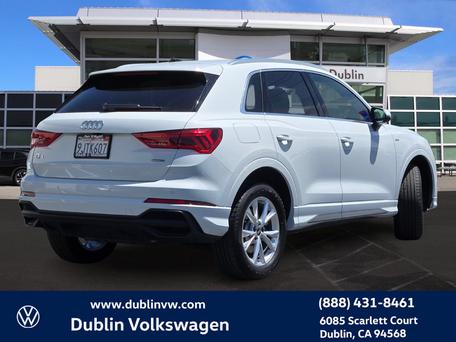 Used 2024 Audi Q3 2.0T Premium w/ Convenience Package AWD/4WD image 4