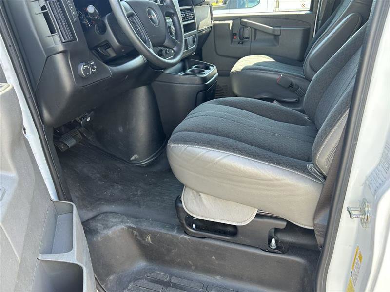 Used 2023 GMC Savana 2500 w/ Driver Convenience Package image 13