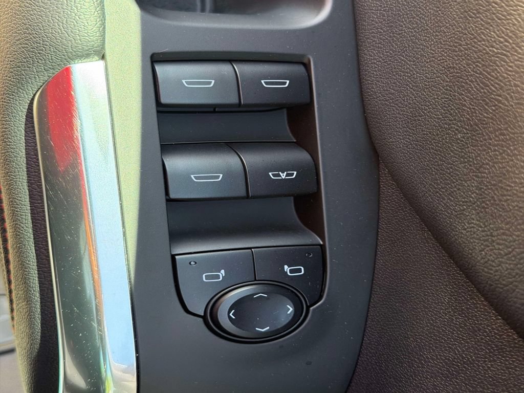 Used 2025 Chevrolet Traverse Z71 w/ Enhanced Driving Package AWD/4WD image 20