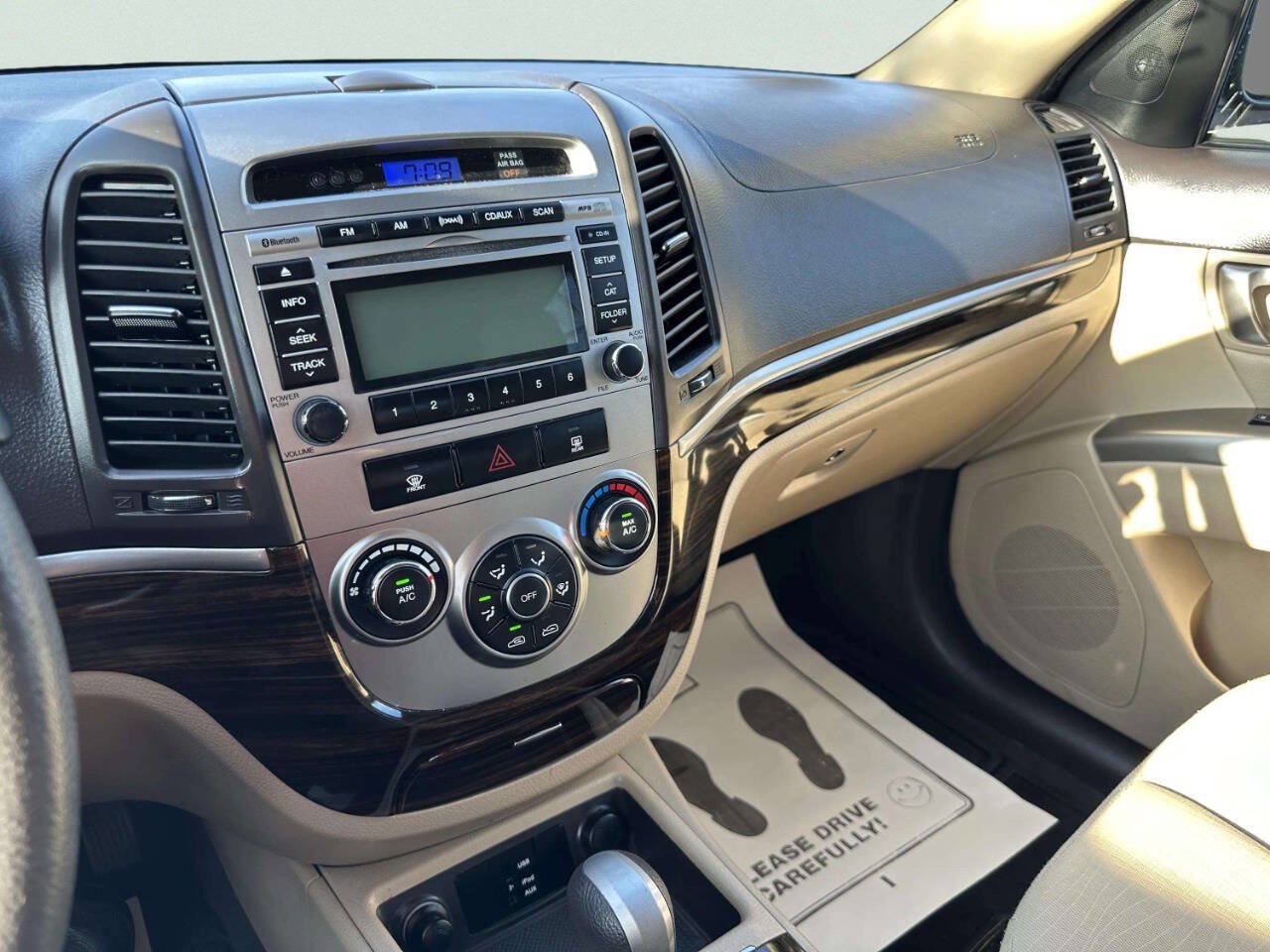 Used 2011 Hyundai Santa Fe GLS FWD image 29