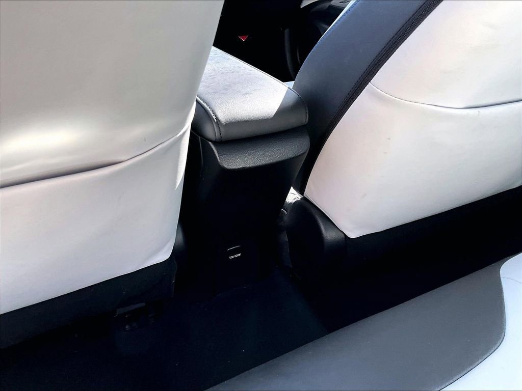 Used 2016 Toyota Prius Four Touring w/ Premium Convenience Package FWD image 30