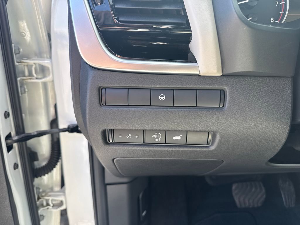 Used 2023 Nissan Rogue SL AWD/4WD image 13