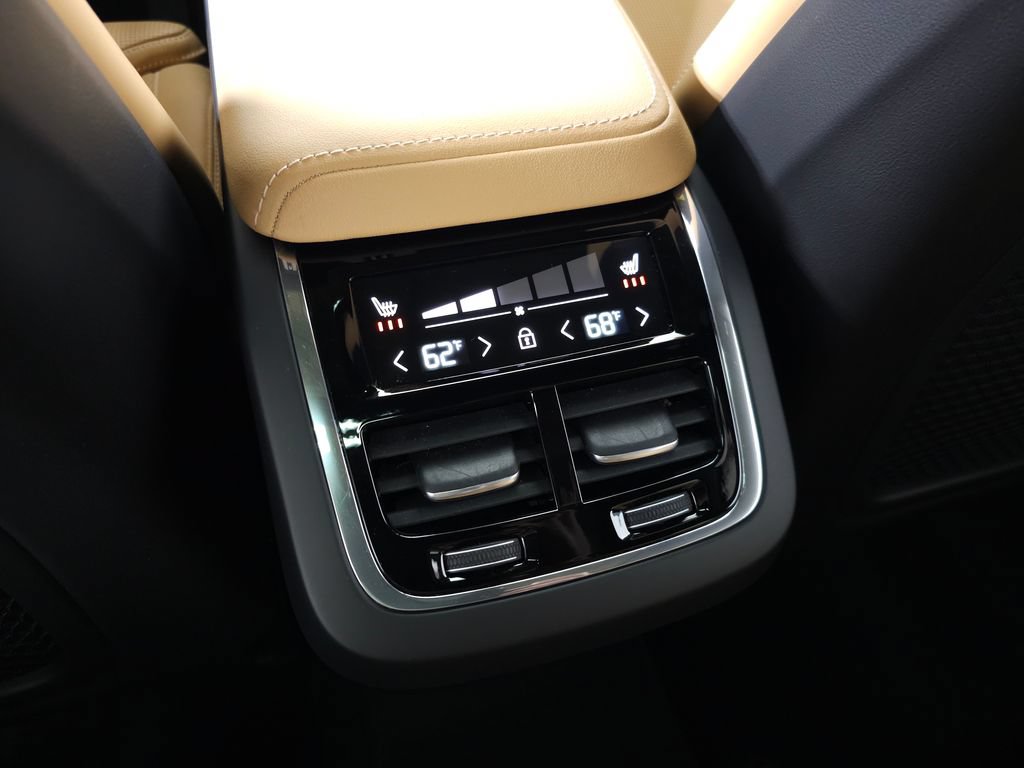 Used 2025 Volvo XC60 B5 Ultra w/ Protection Package Premier AWD/4WD image 34