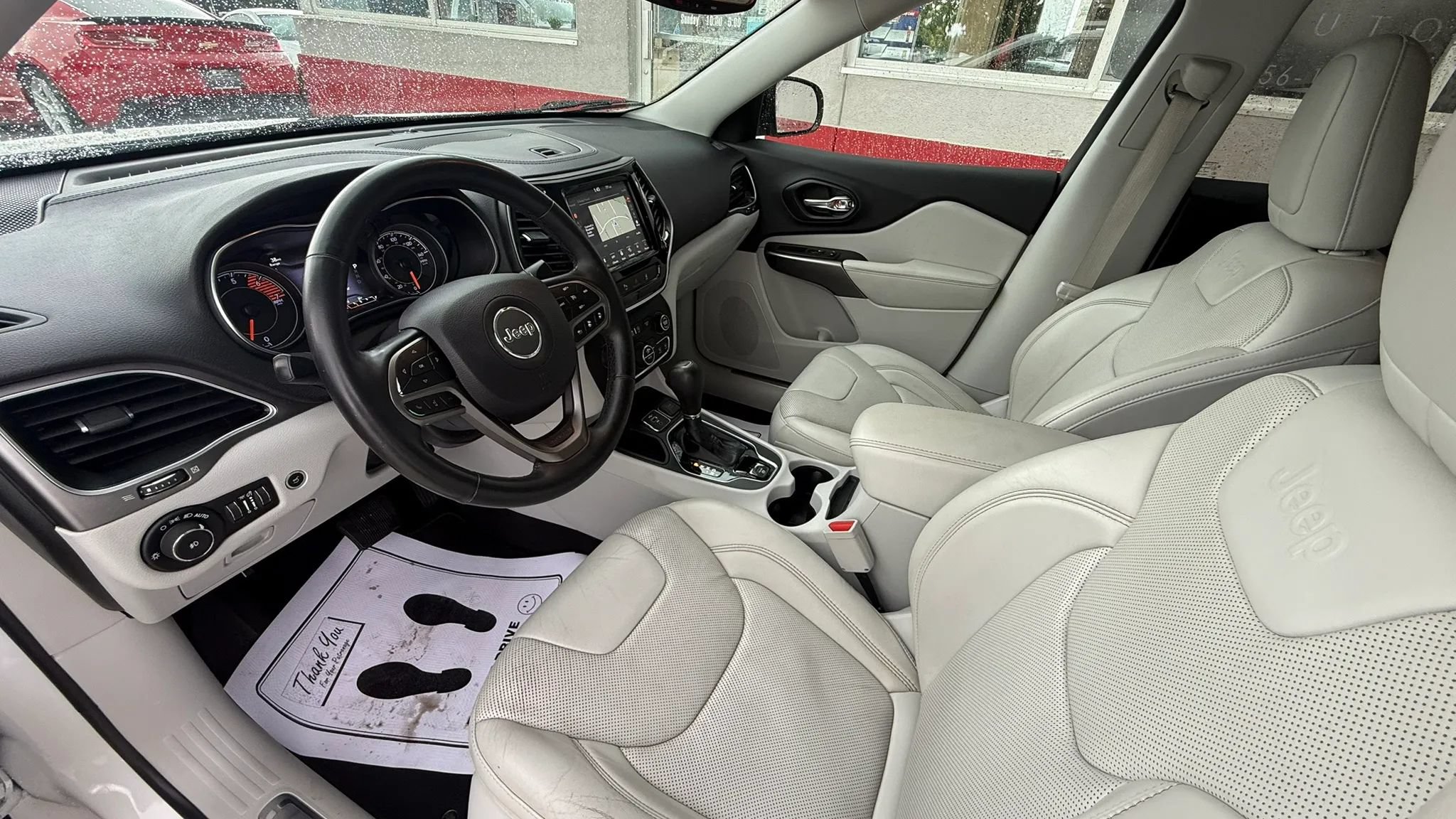 Used 2019 Jeep Cherokee Limited w/ Luxury Group FWD image 9