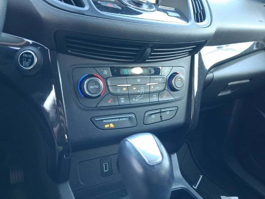 Used 2017 Ford Escape Titanium image 25