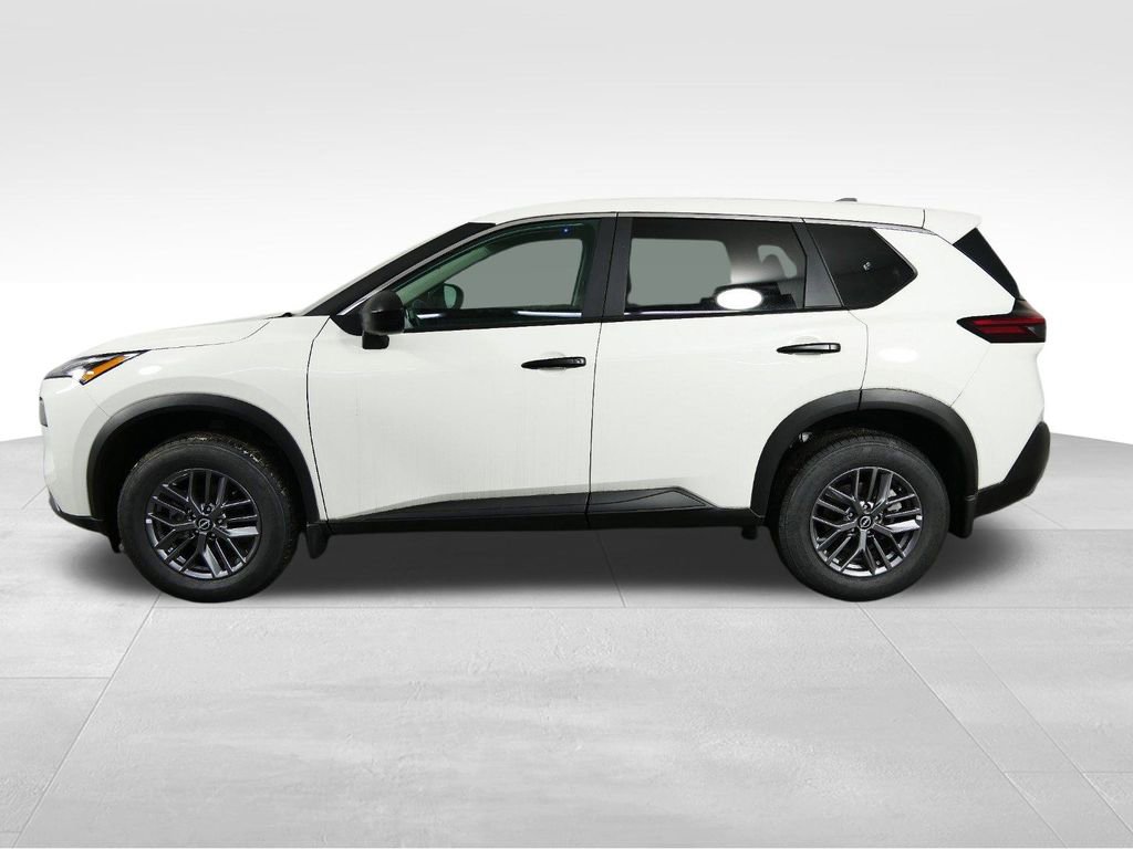 Used 2023 Nissan Rogue S image 6