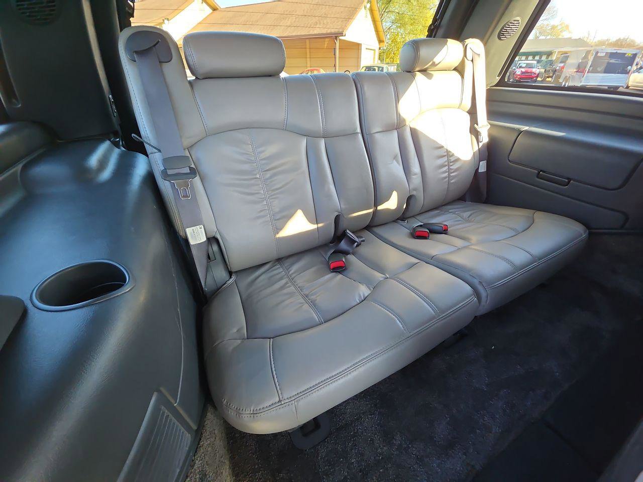 Used 2001 Chevrolet Tahoe LT w/ LT Preferred Equipment Group image 27