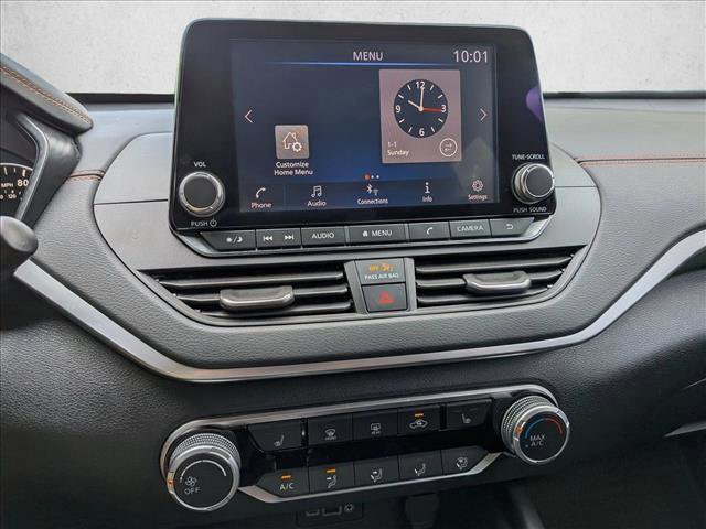 Used 2022 Nissan Altima 2.5 SR w/ Midnight Edition Package FWD image 10