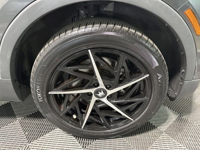 Used 2017 Lincoln MKC Premiere image 33