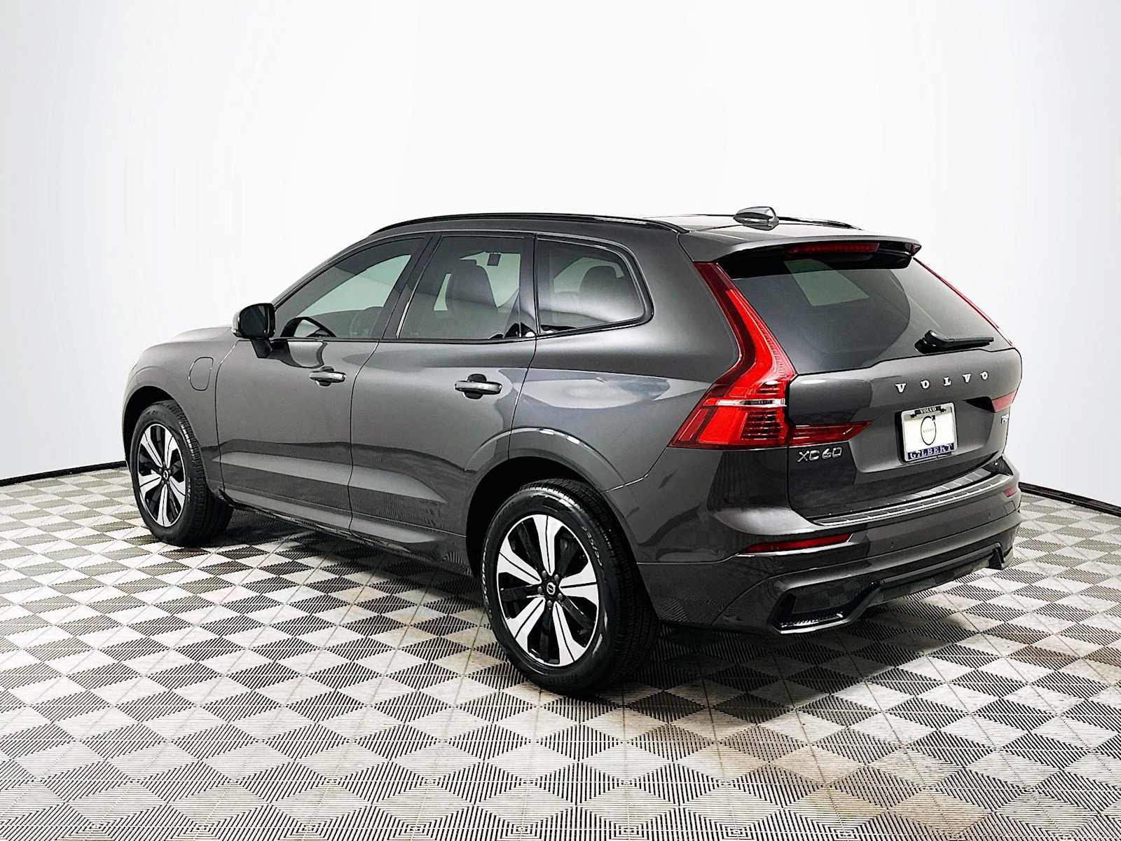 Used 2025 Volvo XC60 T8 Core w/ Protection Package Premier AWD/4WD image 5