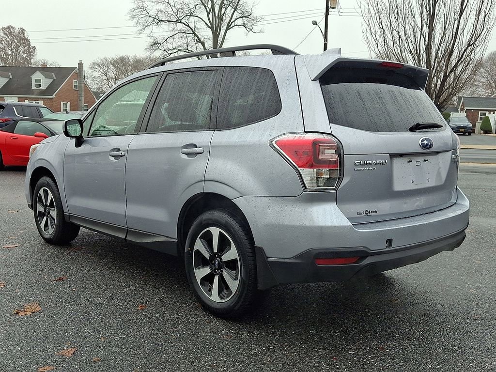 Used 2018 Subaru Forester 2.5i Premium w/ All-Weather Package image 4