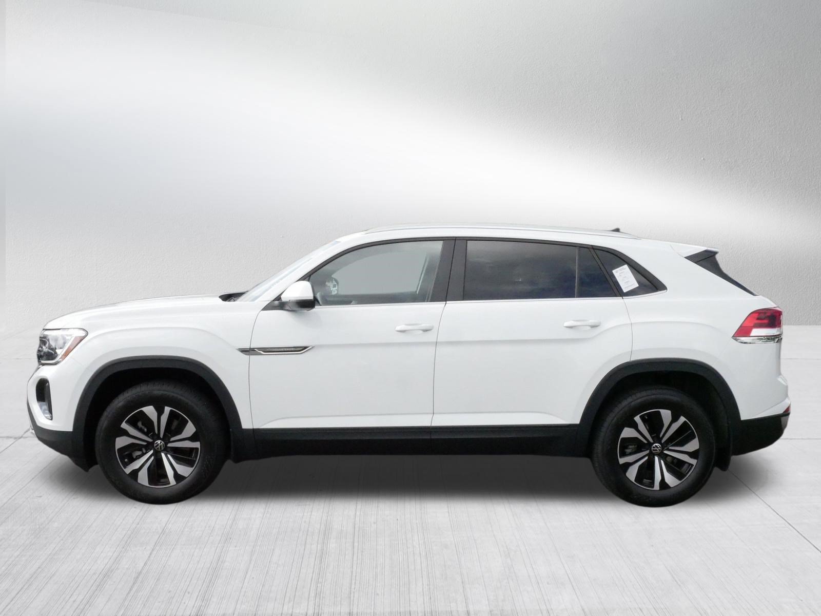 Certified 2024 Volkswagen Atlas Cross Sport SE AWD/4WD image 4