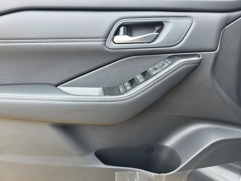 New 2026 Nissan Rogue SV image 15