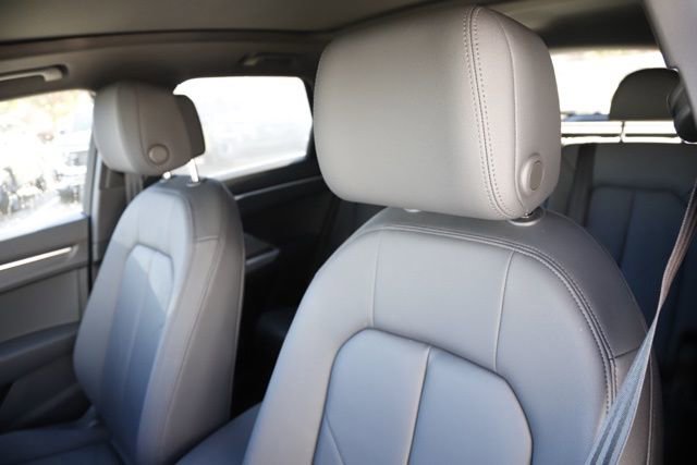 Used 2025 Audi Q3 2.0T Premium image 14