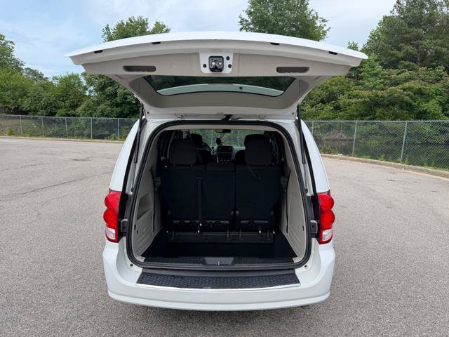 Used 2016 Dodge Grand Caravan SE FWD image 25