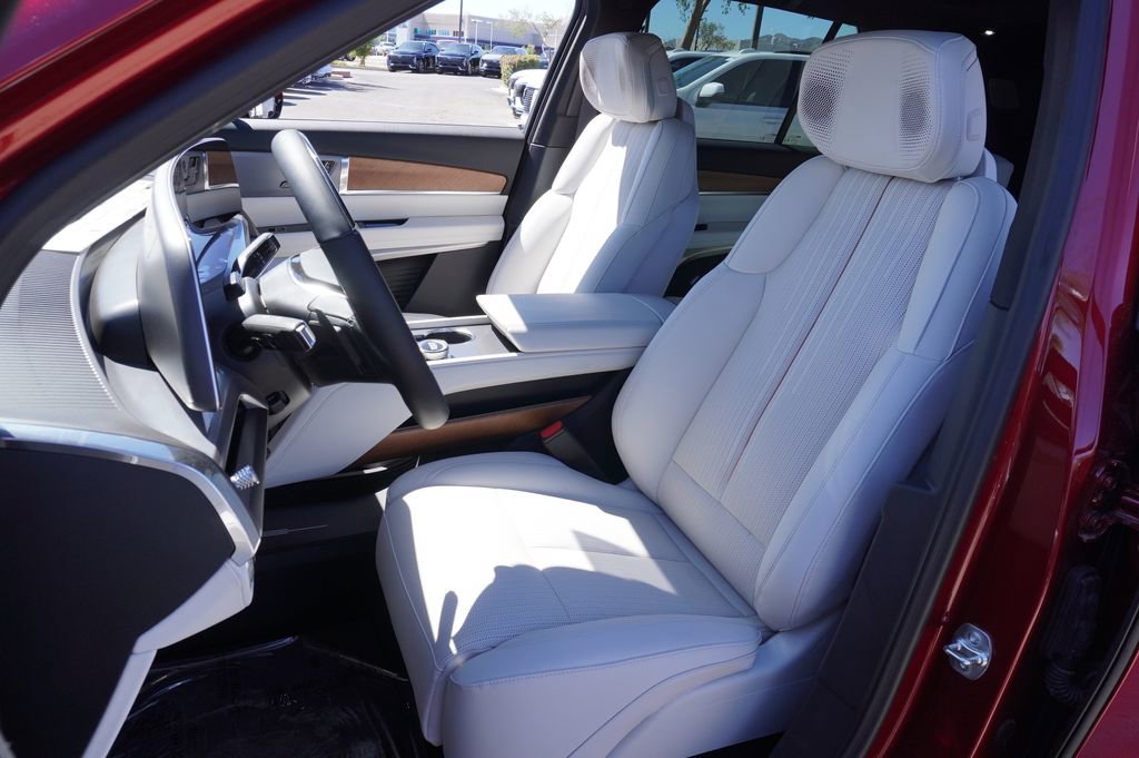 New 2026 Cadillac Vistiq Luxury AWD/4WD image 15