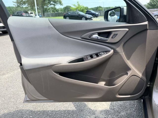 Used 2022 Chevrolet Malibu LT FWD image 14