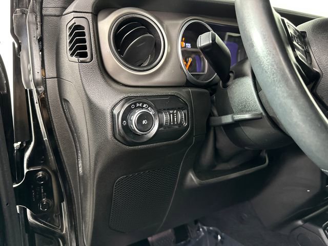 Used 2018 Jeep Wrangler Unlimited Sport S image 19