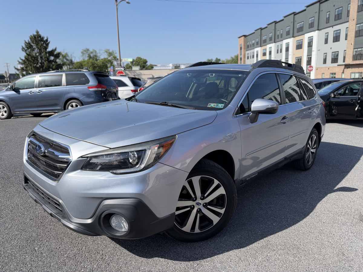 Used 2018 Subaru Outback 2.5i Limited AWD/4WD image 3