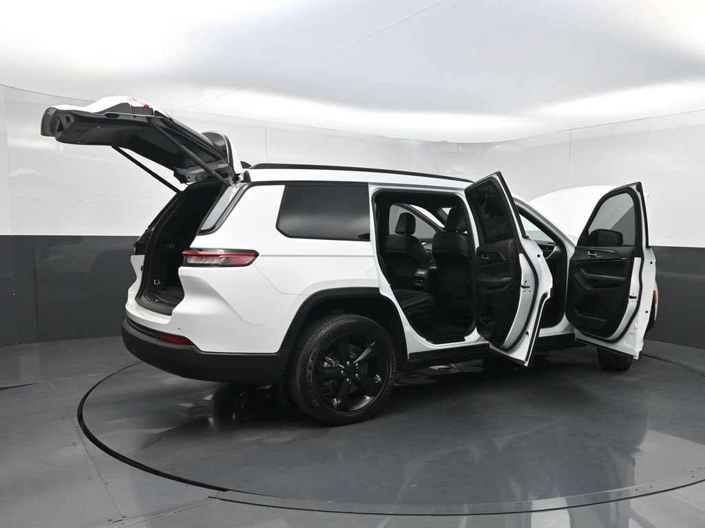 Used 2023 Jeep Grand Cherokee L Laredo AWD/4WD image 42