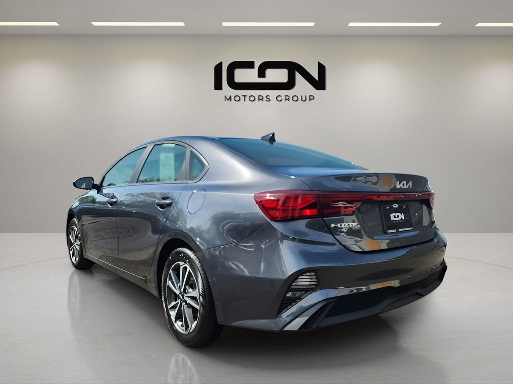 Used 2023 Kia Forte LXS FWD image 5