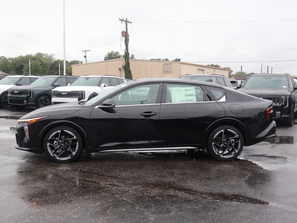 New 2026 Kia K4 GT-Line w/ GT-Line Premium Package FWD image 4