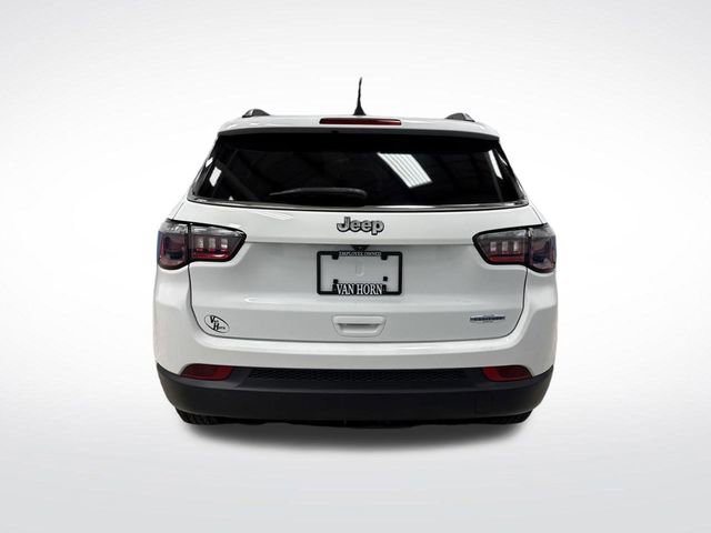 Used 2022 Jeep Compass Latitude image 11