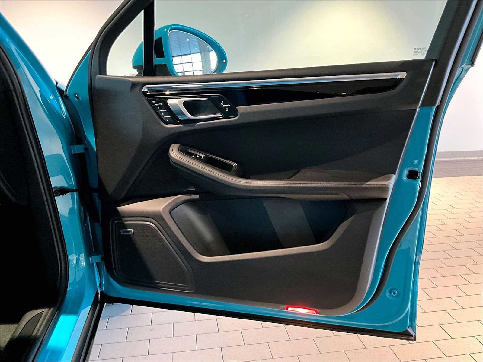 Used 2022 Porsche Macan image 27