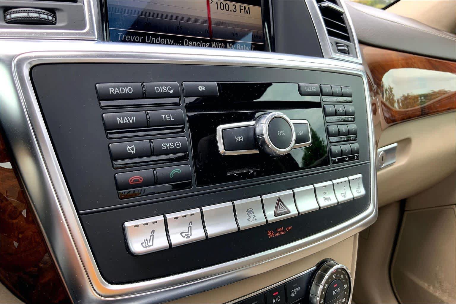 Used 2014 Mercedes-Benz GL 550 4MATIC image 32