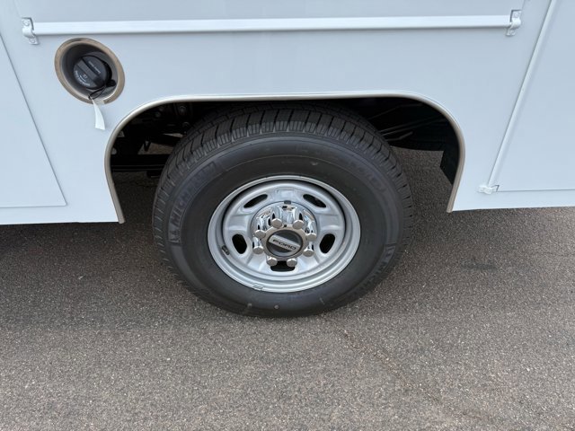 New 2026 Ford F250 XL w/ XL Chrome Package image 26