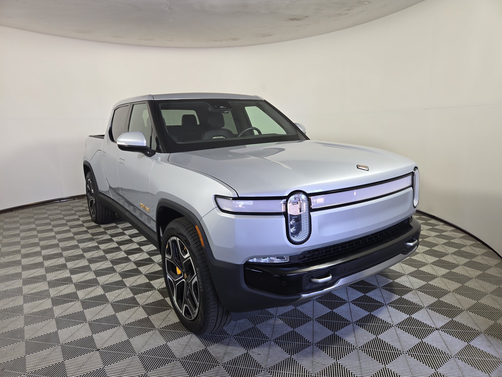 Used 2022 Rivian R1T Adventure AWD/4WD image 7