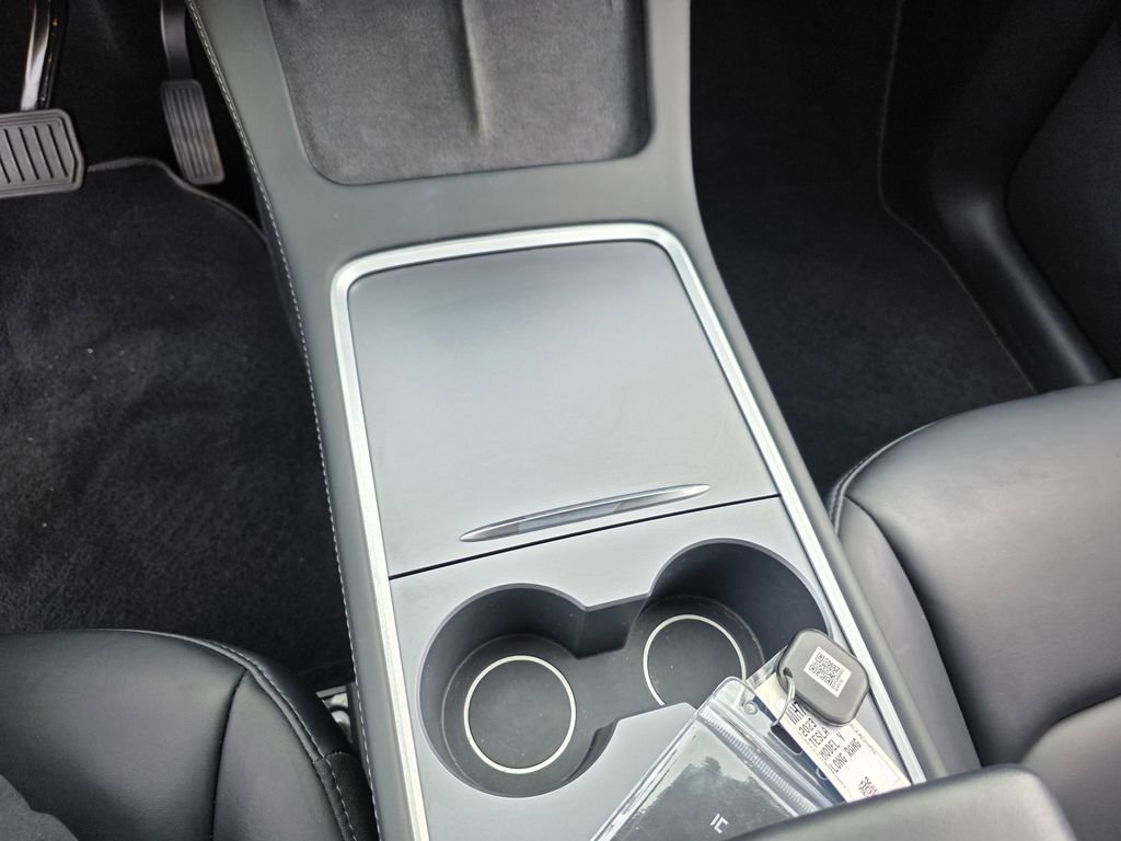 Used 2023 Tesla Model Y Long Range image 29