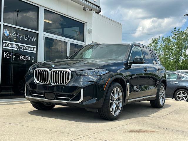 Certified 2025 BMW X5 xDrive40i w/ Premium Package AWD/4WD image 3