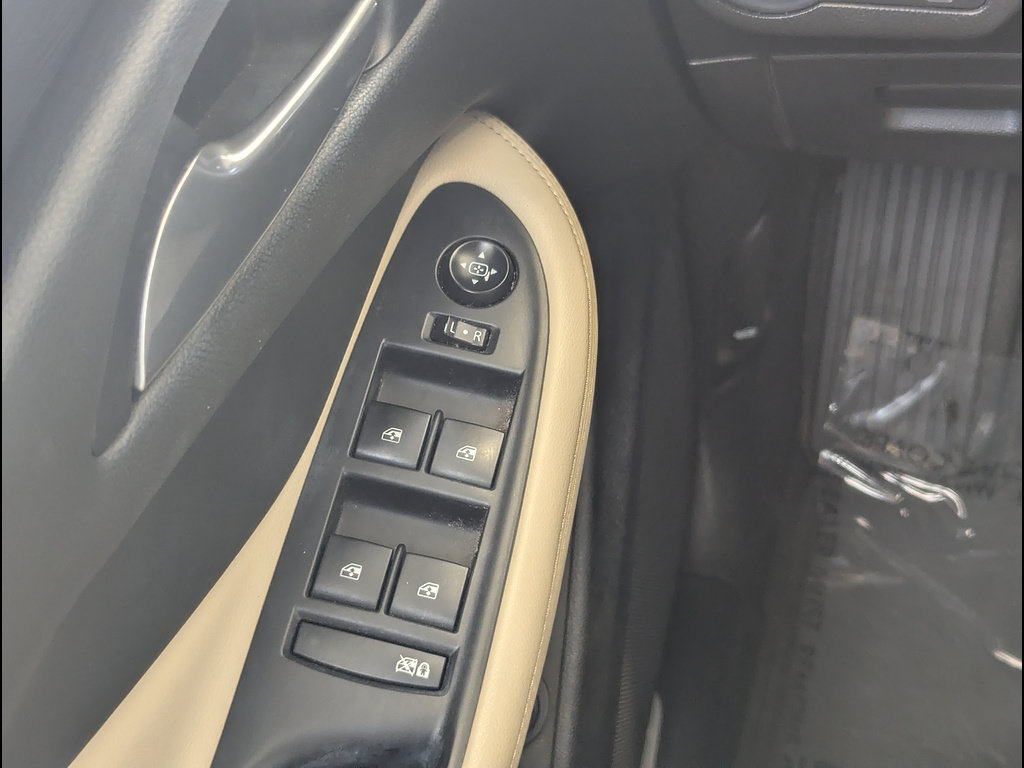 Used 2017 Buick Envision Essence FWD image 27