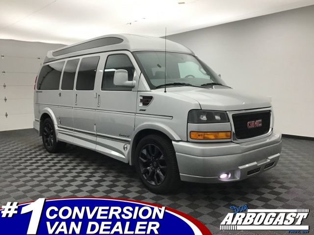 Used 2023 GMC Savana 2500 RWD image 1