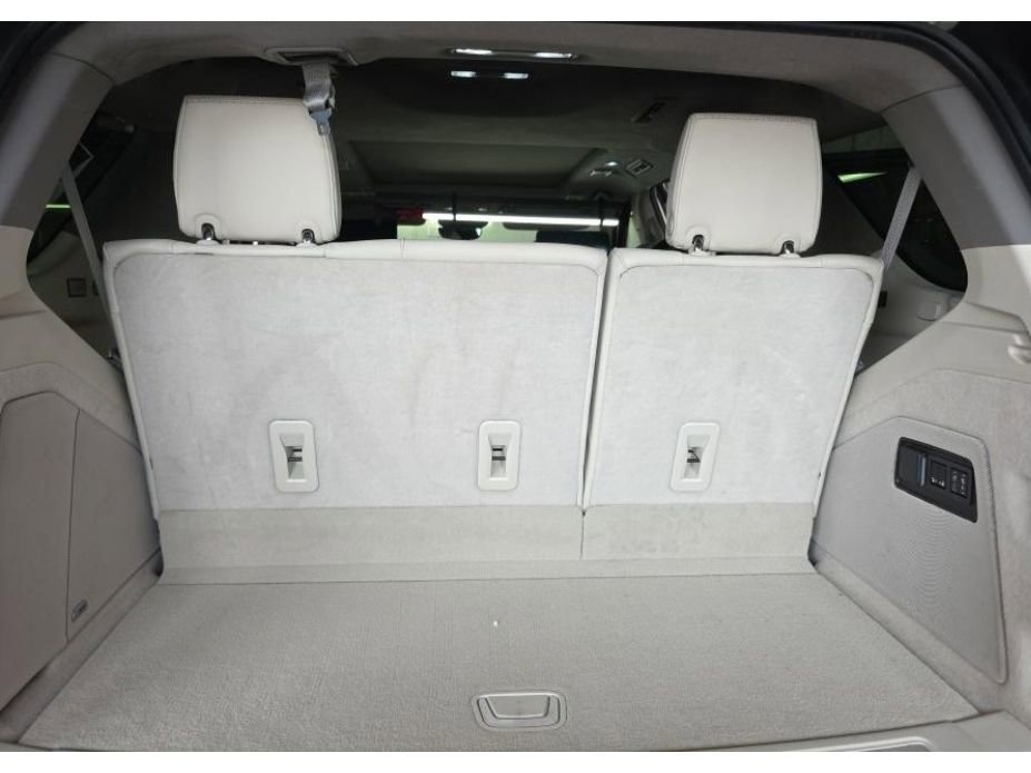 Used 2024 Cadillac Escalade Sport Platinum w/ LPO, ONYX Package AWD/4WD image 10