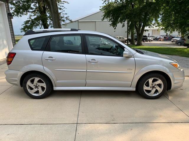 Used 2006 Pontiac Vibe w/ Sport Package FWD image 7